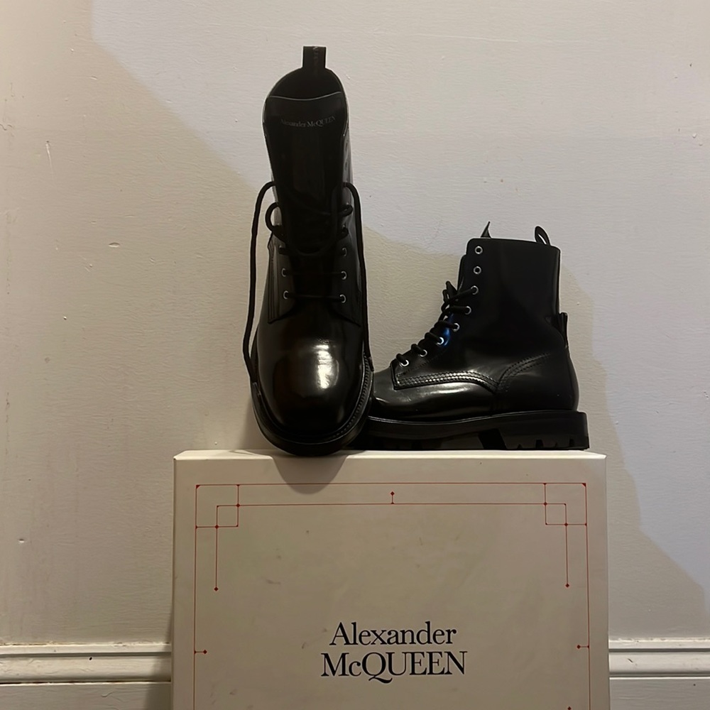 Alexander McQueen shiny leather boots size 11, 44 EU